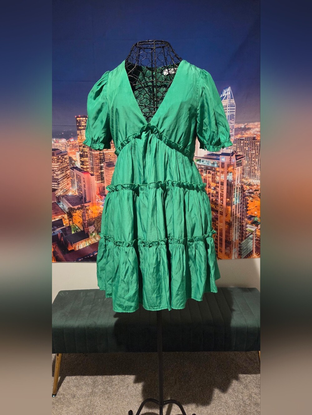 Women’s Emerald Green Tiered V-Neck Dress